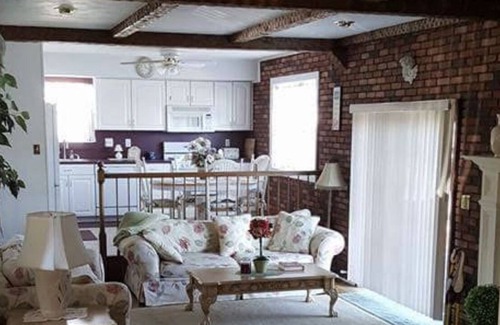 Toms River Maison | Cozy waterfront home away from home! 7 mins to Jersey shore beaches & boardwalk
