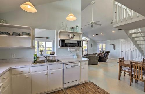 Crawfordville Maison | Cozy Waterfront Island House on Live Oak Island!