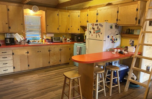 North Windham Maison | Cozy Waterfront Retreat - Large Deck, Close to Portland