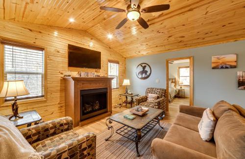 Waverly Maison | Cozy Waverly Cabin with Fireplace and Deck!