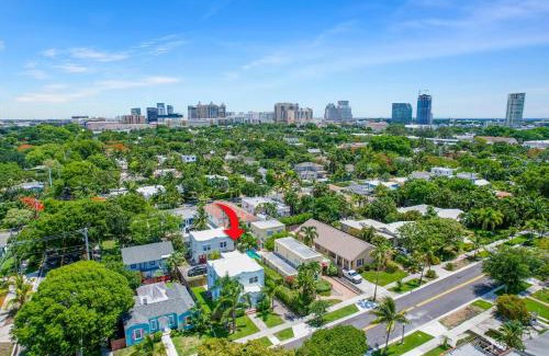 Flamingo Parks Maison | Cozy West Palm Beach Home l 10min to Municipal Beach and more!