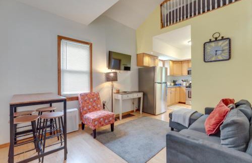 Westmont Maison | Cozy Westmont Home Walk to Metra Station!