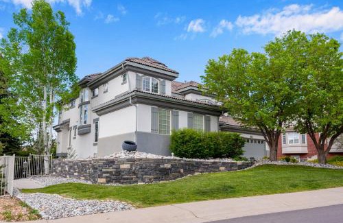 Aurora Maison | Cozy Winter Escape Scenic View, Luxury, Pool Tabl