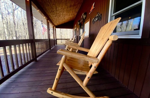 Mill Run Cabine | Cozy Cabin Ohiopyle Getaway See the Stars in the New Hot Tub & Beautiful Firepit