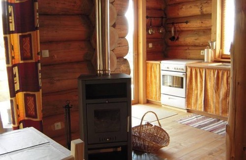 Saint-Martin-la-Sauvete Cottage | Chalet chaleureux avec poêle à bois et internet à Saint-Martin-la-Sauveté