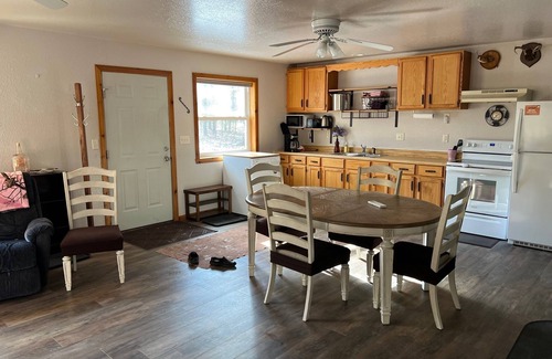Fremont Cabine | Cozy Woodland Cabin Retreat in Fremont, WI