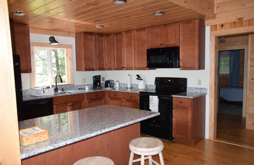 Windham Cottage | Cozy House ouvert toute l'année juste à l'extérieur de Portland Maine sur Highland Lake.