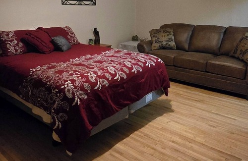 Hibbing Appartement | Cozy, yet spacious studio apt.