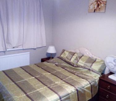Custom House Appartement | Cozy2bed Apartment Near City Center