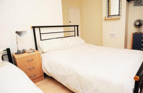 Custom House Appartement | Cozy2bed Apartment Near City Center