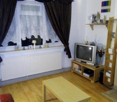 Custom House Appartement | Cozy2bed Apartment Near City Center
