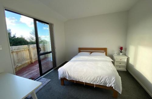 Auckland Maison | CozyNest4-private entrance and bath