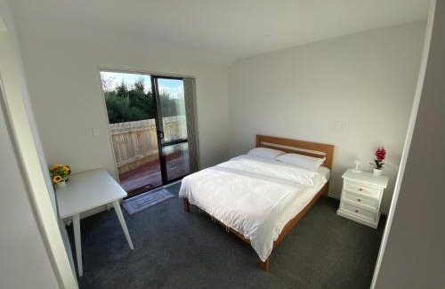 Auckland Maison | CozyNest4-private entrance and bath