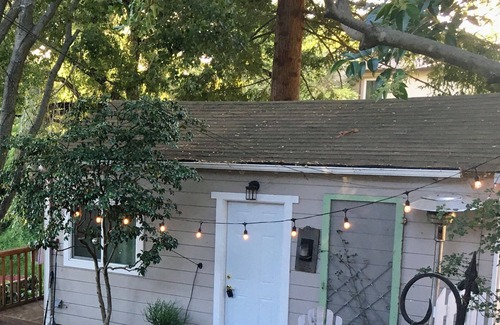 Redwood Heights Appartement | CozyOaks Studio - Charming cottage in woodsy Oakland with WiFi access