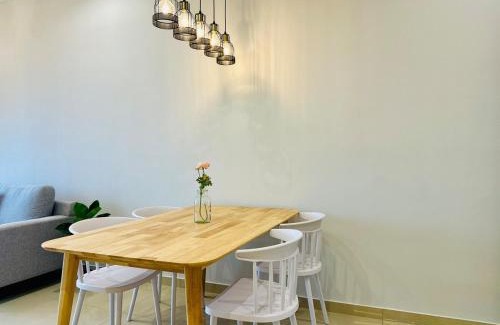 Kampung Sungai Nibong Appartement | CozyStay Rooftop Sky Pool Sea &Bridge View Luxury 9pax