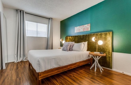 Barton Hills Appartement | CozySuites 2BR Apartment Skyline Barton Creek 474