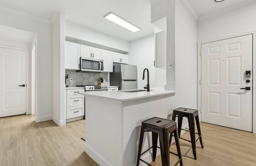 Chandler Appartement | CozySuites Chandler 2BR with 2 pools + Jacuzzi! 11