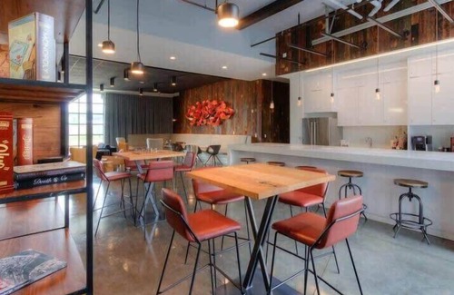 Lower Lawrenceville Appartement | CozySuites l Spacious SDO, Lawrenceville