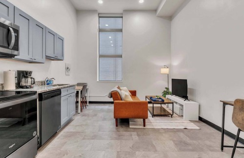 Cultural District Appartement | CozySuites Modern 1BR in Downtown Pitts #15