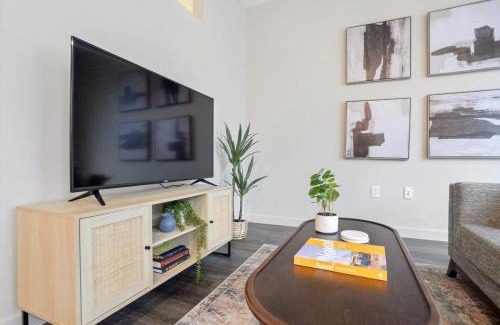 Lower Lawrenceville Appartement | CozySuites Modern 1BR, Lawrenceville