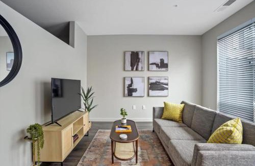 Lower Lawrenceville Appartement | CozySuites Modern 1BR, Lawrenceville