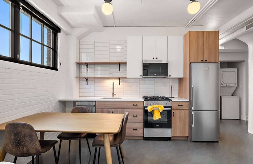 Warehouse District Appartement | CozySuites NLG - Modern 2BR condo #13