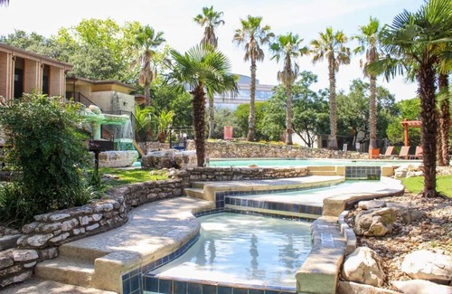 Barton Hills Appartement | CozySuites Studio Skyline Barton Creek 282