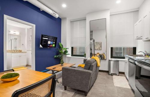 Cultural District Appartement | CozySuites Stunning 1BR in Downtown Pitts #9
