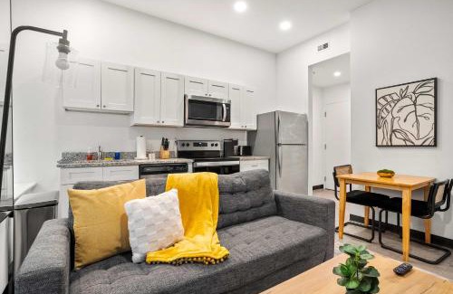 Cultural District Appartement | CozySuites Stunning 1BR in Downtown Pitts #9