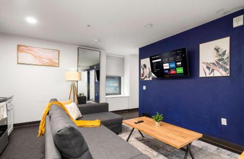 Cultural District Appartement | CozySuites Stunning 1BR in Downtown Pitts #2