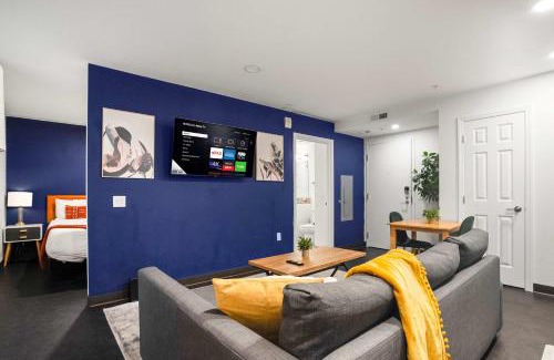 Cultural District Appartement | CozySuites Stunning 1BR in Downtown Pitts #2
