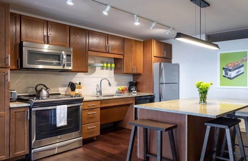 Downtown Dallas Appartement | CozySuites | TWO Classy 2BR Condo on Elm St.