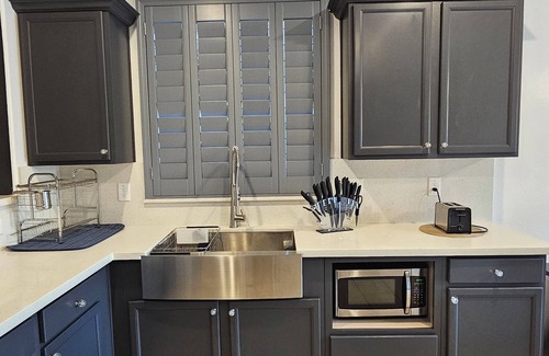 Estrella Village Maison | Cozzy & Charming 3-bedroom and 2 full baths house & pool & WiFi in Tolleson.