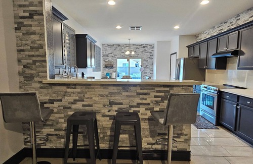 Estrella Village Maison | Cozzy & Charming 3-bedroom and 2 full baths house & pool & WiFi in Tolleson.