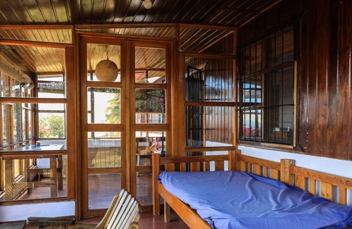Santa Barbara de Heredia Maison | 2 Bedroom, 2 Bath Office, Open Floor Plan on beautiful coffee farm
