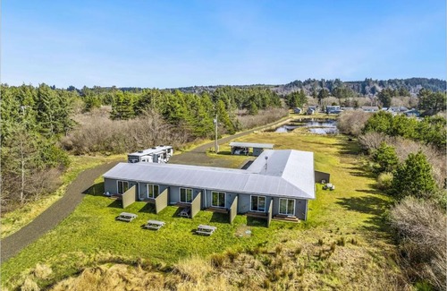 Raymond Maison | Crab Pot Condo