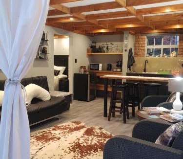 Mogale City Appartement | CradleLicious Nguni Farm Cottage