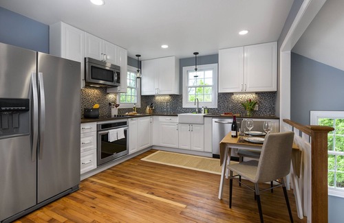 Rosedale Appartement | Craftsman style 1Bed / 1Bath; Marchez vers le marché central, Taco Deli, Draught House Pub