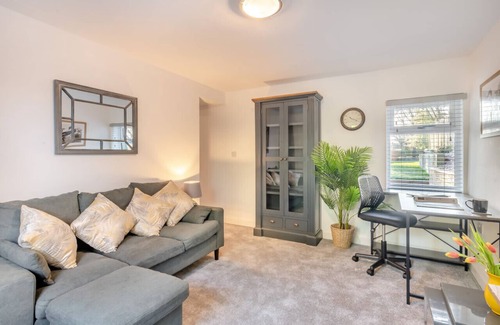Marsham Maison | Craig Cottage - Three Bedroom House, Sleeps 5