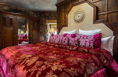 Turnhouse Maison | Craigiehall Temple