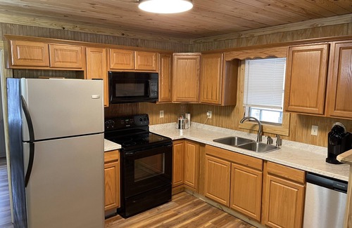 Oakland Cabine | Crappie Fishing, Hunting, ATV Trails, Boating, Fishing, State Park, Camping
