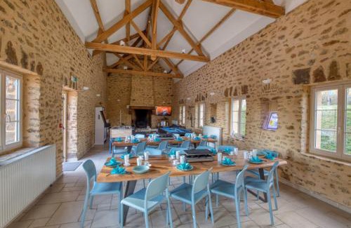 La Chapelle-Saint-Fray Villa | Crazy Villa Chateaubert 28 - Heated pool - Basket - 2h Paris - 30p