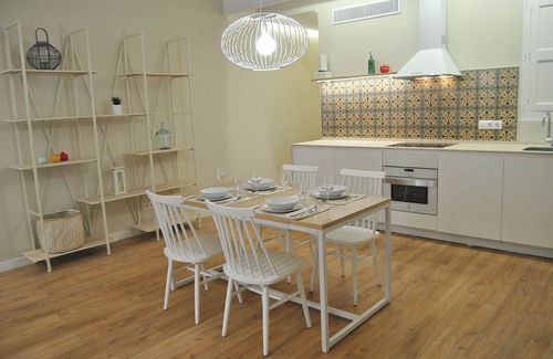 Old Town Appartement | Cream homes La Rambla 3rd Floor, TOURISME INTÉRIEUR Hébergement