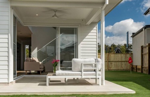 Bahrs Scrub Maison | CreamElegance: Brand-new Luxury 4BR Ex-DisplayHome