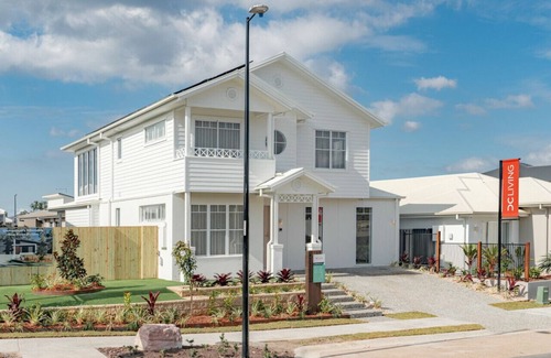 Bahrs Scrub Maison | CreamElegance: Brand-new Luxury 4BR Ex-DisplayHome