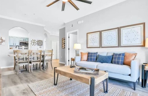 Windsor Hills Copropriété | Create Magic, steps away from Pool & Waterpark. 2 miles to Disney