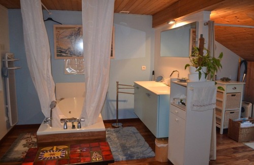 Thones Lit Et Petit-Déjeuner | Created in an old mill, 5 minutes from the town center and access to the via ferrata