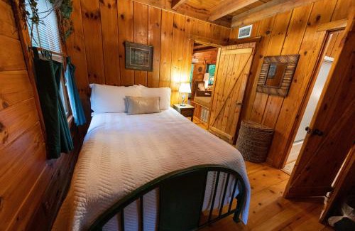 Benton Maison | Creek Crest Cabin Ocoee Riverside Cabin