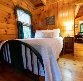 Benton Maison | Creek Crest Cabin Ocoee Riverside Cabin