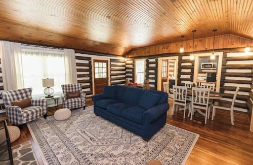 Caldwell Cabine | Creek side Log Cabin with hot tub in White Sulphur Springs WV